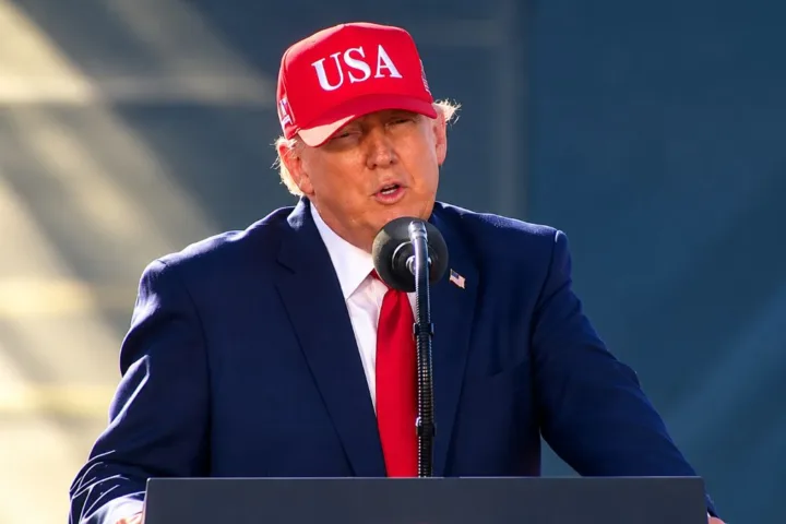Trump Turns a Maryland Shipyard