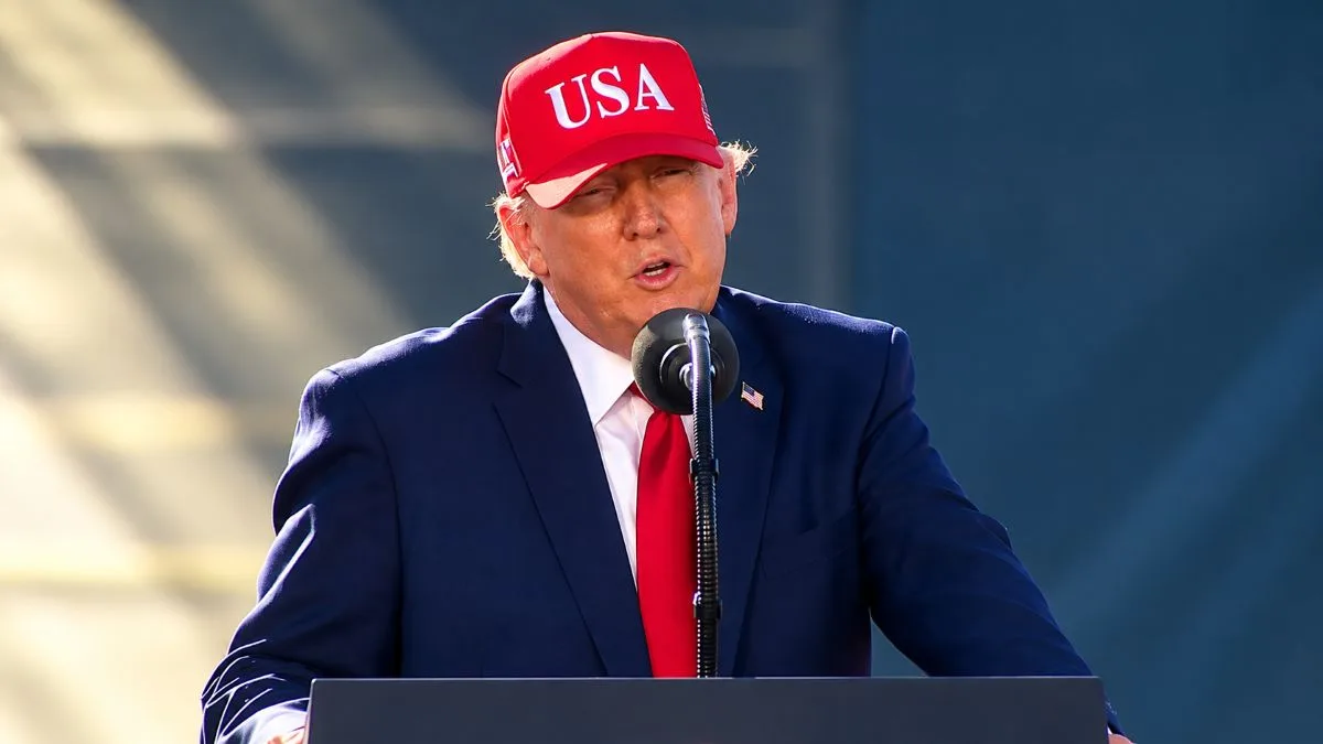 Watch: Trump Turns a Maryland Shipyard Into His Midterm Economy Pitch